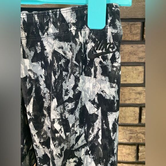 Nike‎ abstract print leggings - Picture 4 of 8